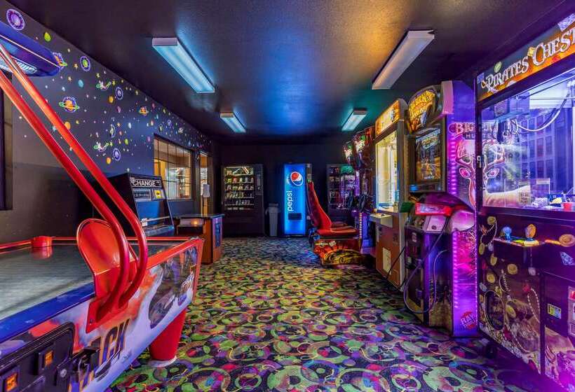 Отель Comfort Inn Ludington Near Us 10