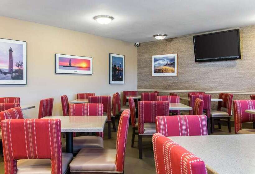 Отель Comfort Inn Ludington Near Us 10