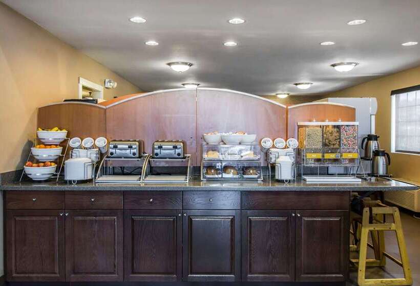 Отель Comfort Inn Ludington Near Us 10