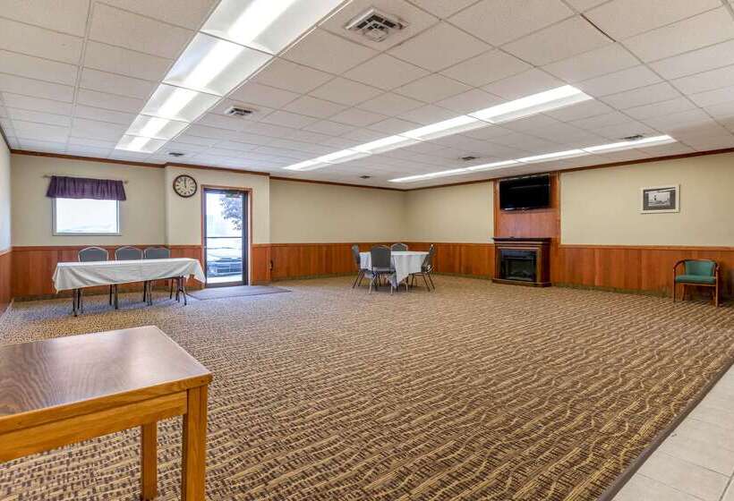 Отель Comfort Inn Ludington Near Us 10