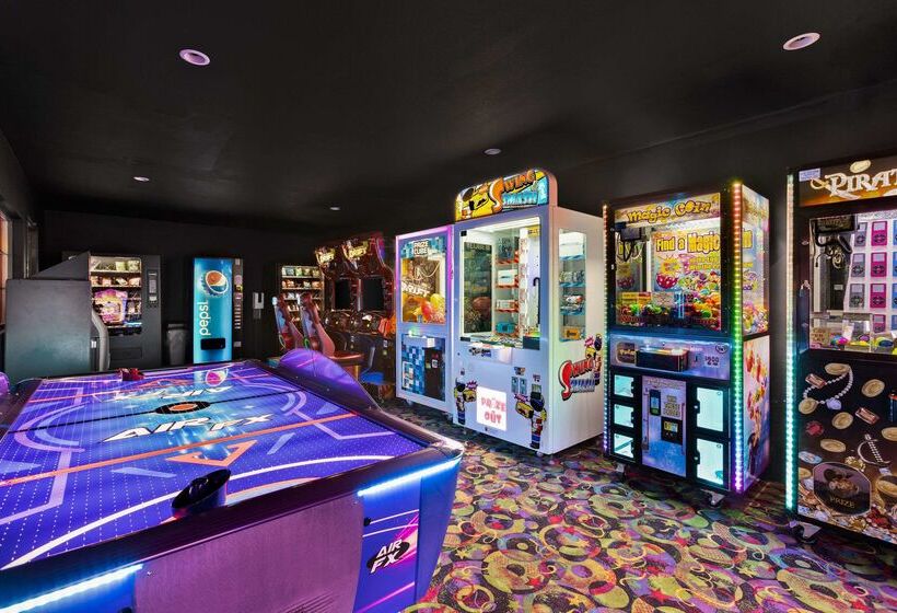 Отель Comfort Inn Ludington Near Us 10