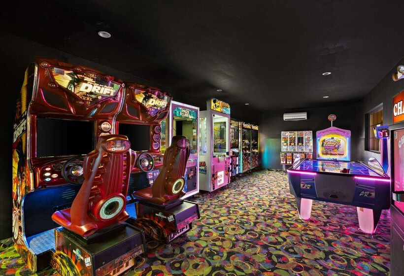 Отель Comfort Inn Ludington Near Us 10