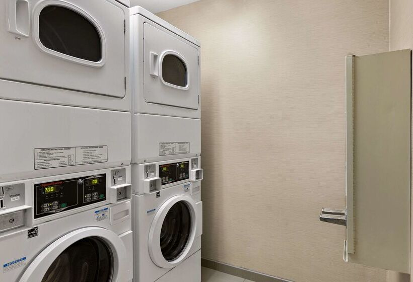 Отель Comfort Inn Ludington Near Us 10