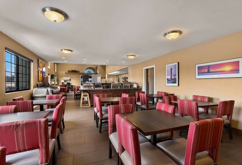 Отель Comfort Inn Ludington Near Us 10