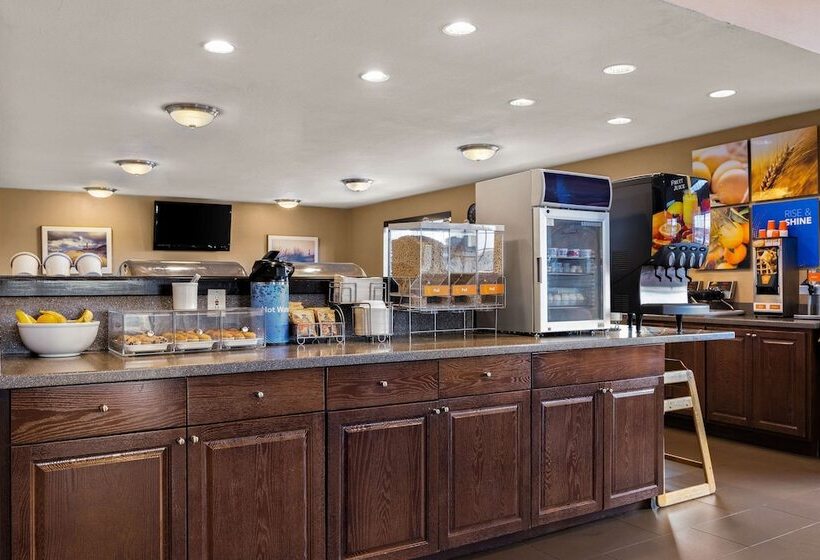 Отель Comfort Inn Ludington Near Us 10