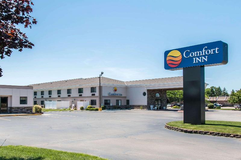 Отель Comfort Inn Ludington Near Us 10