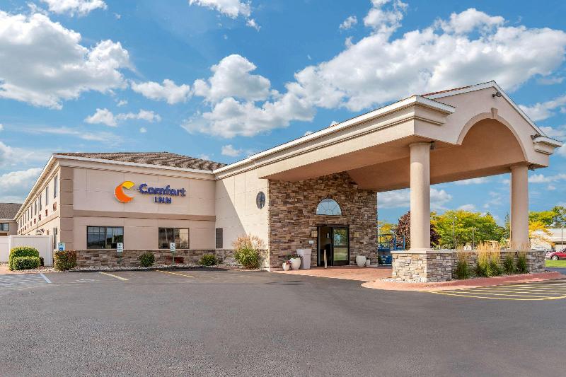 Отель Comfort Inn Ludington Near Us 10