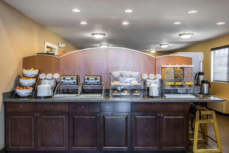 Отель Comfort Inn Ludington Near Us 10