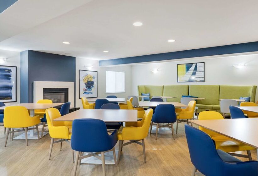 فندق Comfort Inn Near Indiana Premium Outlets