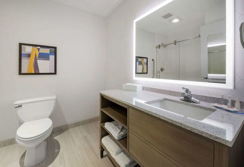 فندق Comfort Inn Near Indiana Premium Outlets