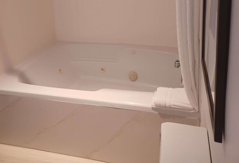 فندق Comfort Inn Near Indiana Premium Outlets