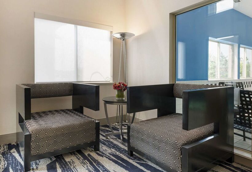 فندق Comfort Inn Near Indiana Premium Outlets