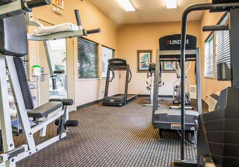 فندق Comfort Inn Near Indiana Premium Outlets