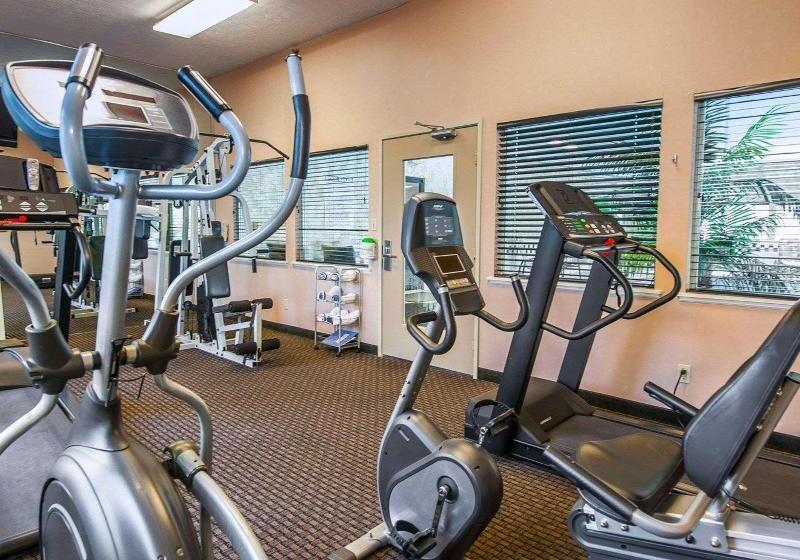 فندق Comfort Inn Near Indiana Premium Outlets