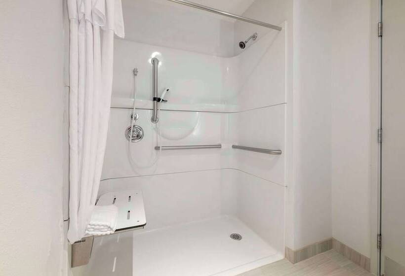 فندق Comfort Inn Near Indiana Premium Outlets