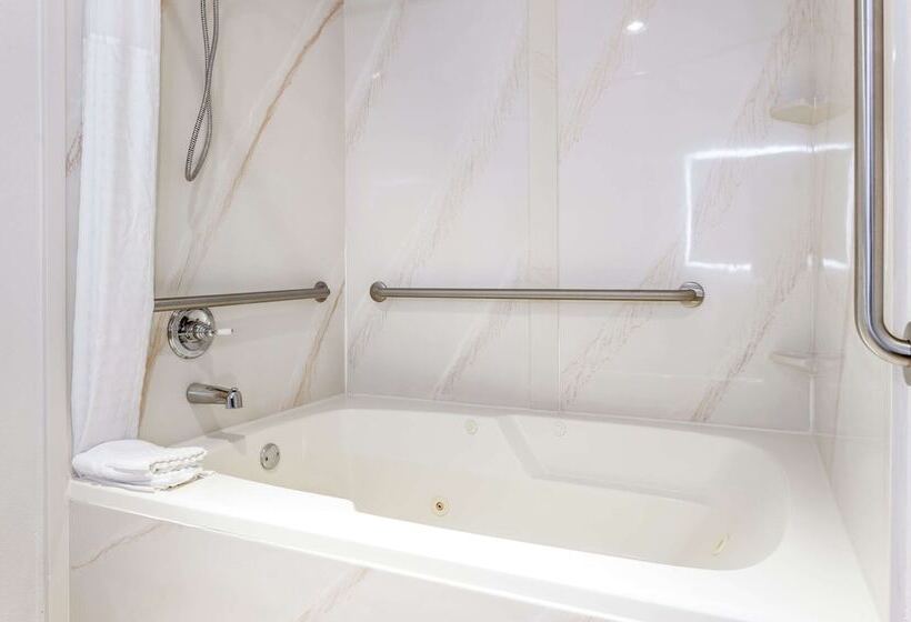 فندق Comfort Inn Near Indiana Premium Outlets