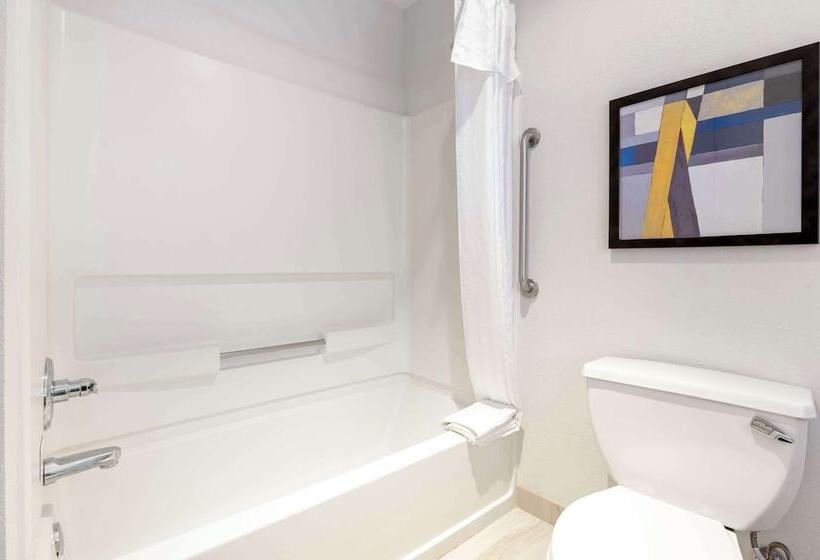 فندق Comfort Inn Near Indiana Premium Outlets