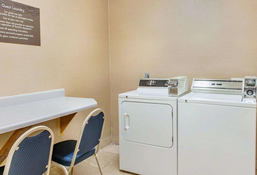 בית מלון כפרי Comfort Inn Near Ouabache State Park
