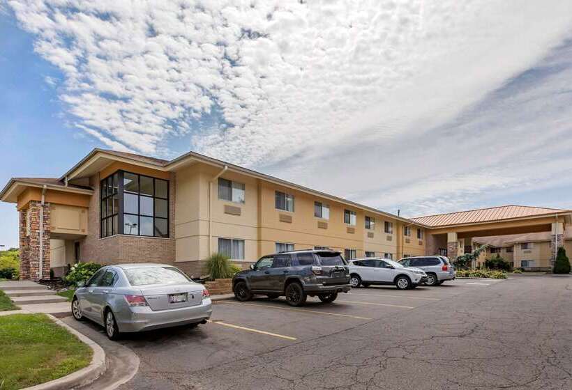 فندق Comfort Inn Okemos  East Lansing