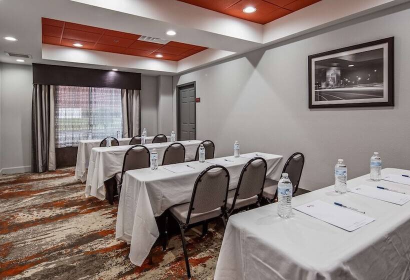 فندق Comfort Inn & Suites Carrollton