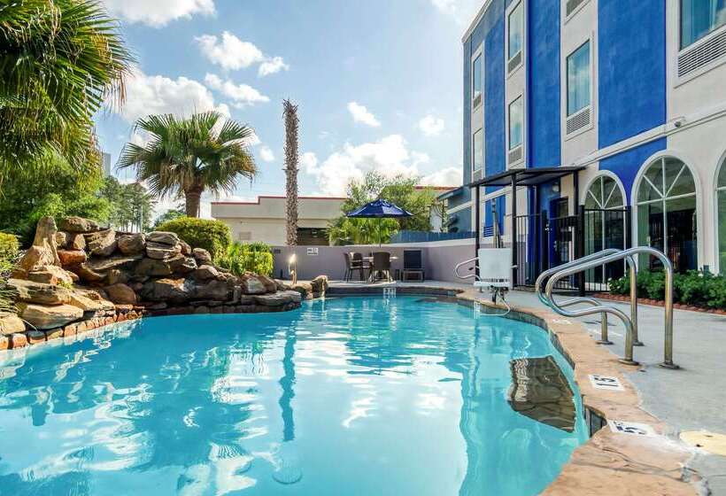 Отель Comfort Inn & Suites Fm1960 Champions