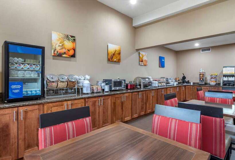 בית מלון כפרי Comfort Inn & Suites Junction City  Near Fort Riley