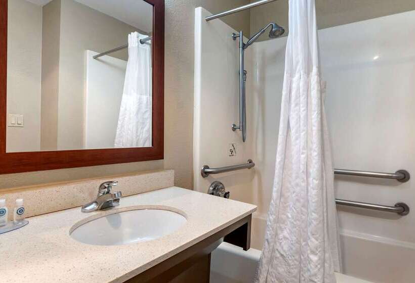 בית מלון כפרי Comfort Inn & Suites Junction City  Near Fort Riley