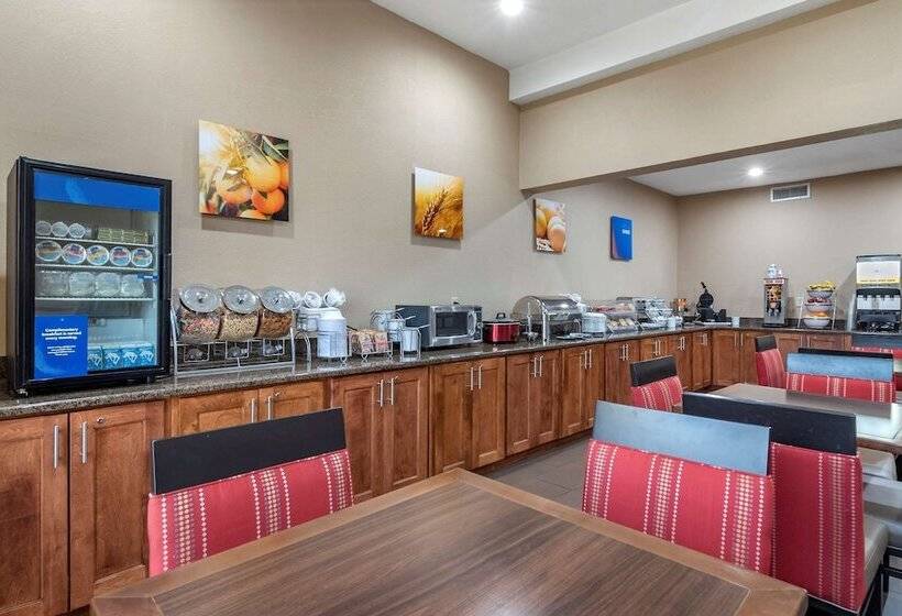 בית מלון כפרי Comfort Inn & Suites Junction City  Near Fort Riley