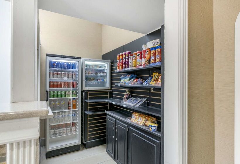 בית מלון כפרי Comfort Inn & Suites