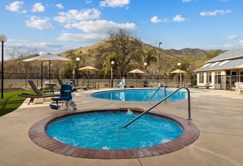 فندق Comfort Inn & Suites Sequoia Kings Canyon