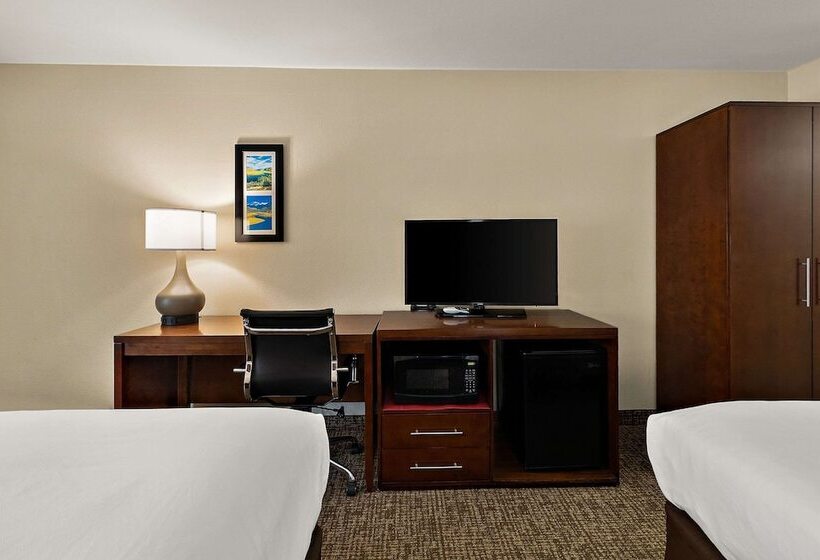 فندق Comfort Inn & Suites Sequoia Kings Canyon