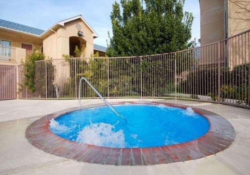 فندق Comfort Inn & Suites Sequoia Kings Canyon