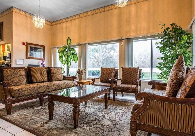 فندق Comfort Inn & Suites Sequoia Kings Canyon