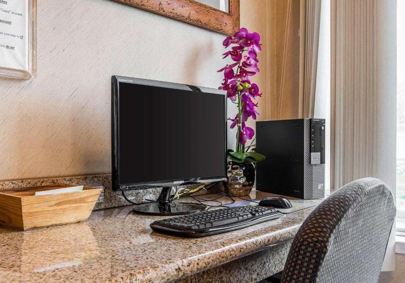 فندق Comfort Inn & Suites Sequoia Kings Canyon