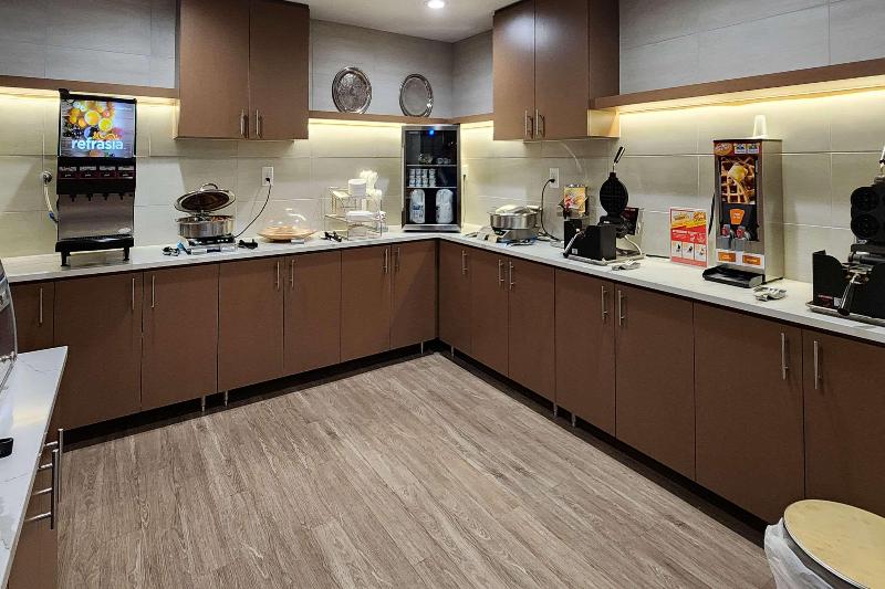 فندق Comfort Inn & Suites