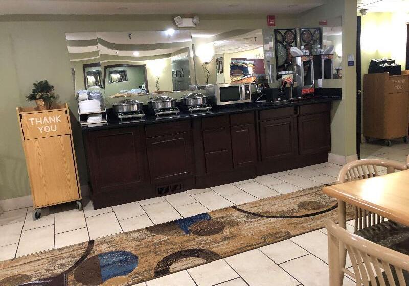 فندق Comfort Inn & Suites