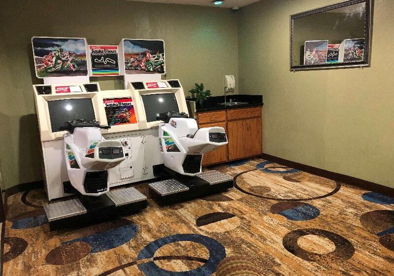 فندق Comfort Inn & Suites