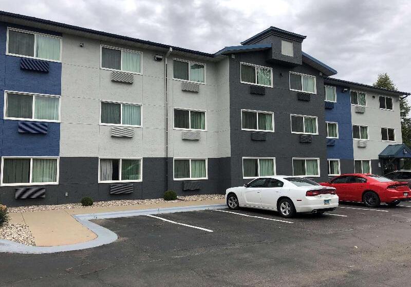 فندق Comfort Inn & Suites