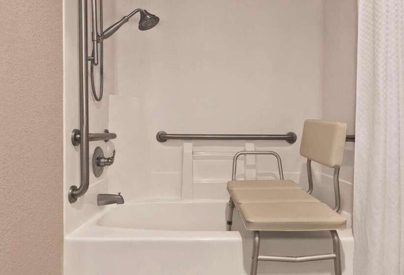 فندق Country Inn & Suites By Radisson, Auburn, In