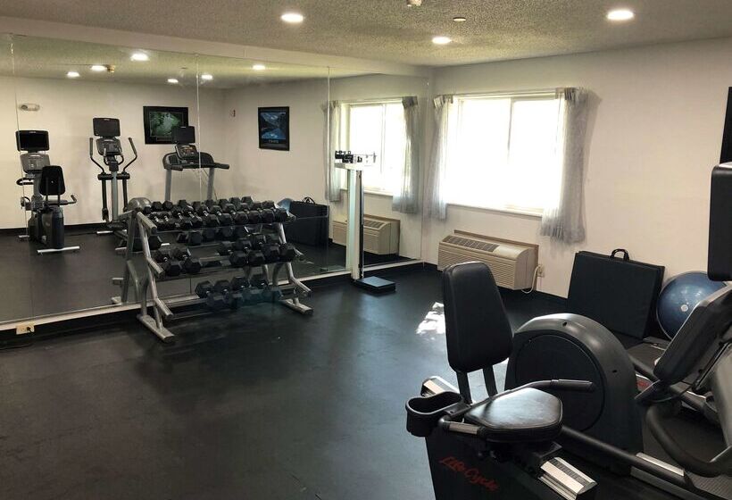 فندق Country Inn & Suites By Radisson, Auburn, In