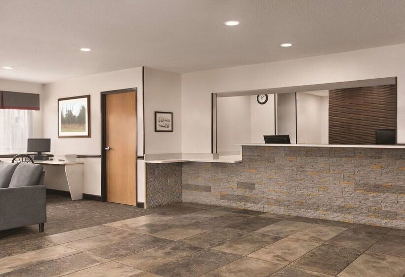 فندق Country Inn & Suites By Radisson, Auburn, In