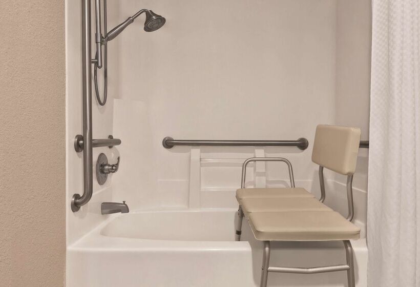 فندق Country Inn & Suites By Radisson, Auburn, In