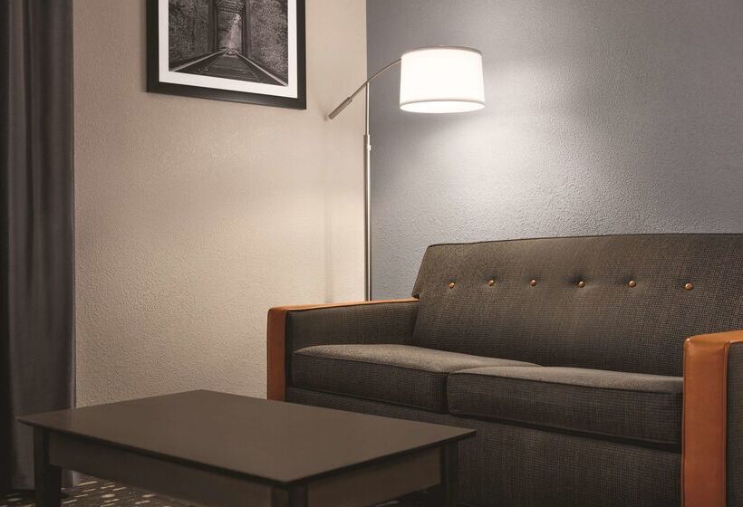 בית מלון כפרי Country Inn & Suites By Radisson, Auburn, In
