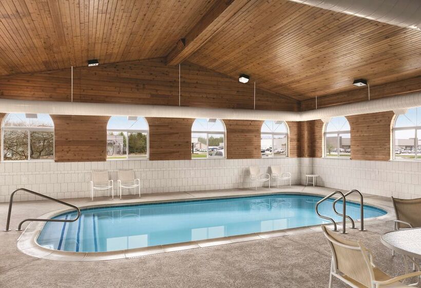 فندق Country Inn & Suites By Radisson, Auburn, In