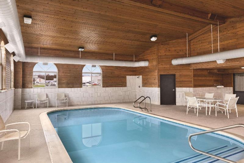 فندق Country Inn & Suites By Radisson, Auburn, In