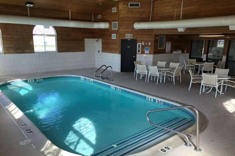 فندق Country Inn & Suites By Radisson, Auburn, In