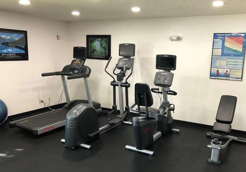 فندق Country Inn & Suites By Radisson, Auburn, In