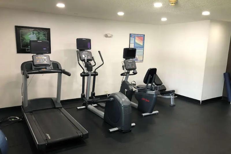 فندق Country Inn & Suites By Radisson, Auburn, In