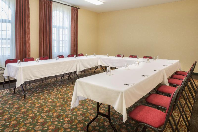 בית מלון כפרי Country Inn & Suites By Radisson, Greenfield, In