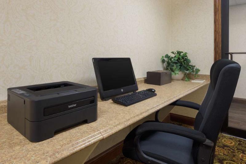 هتل Country Inn & Suites By Radisson, Greenfield, In